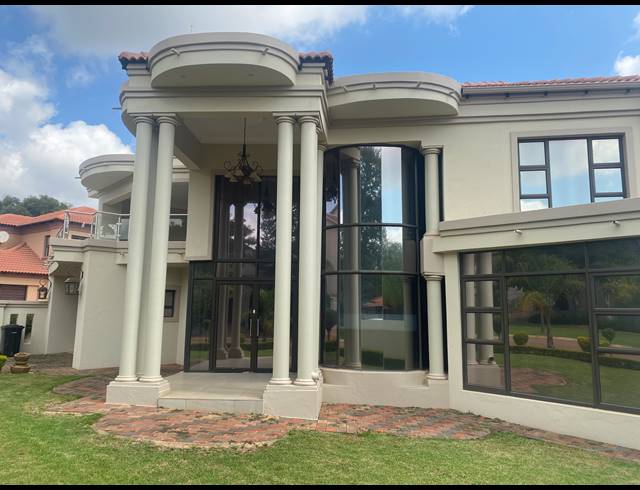 4 BEDROOM GATED ESTATE RENTED IN MOOIKLOOF GARDENS ESTATE